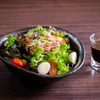 Mixed Green Salad with Tuna
